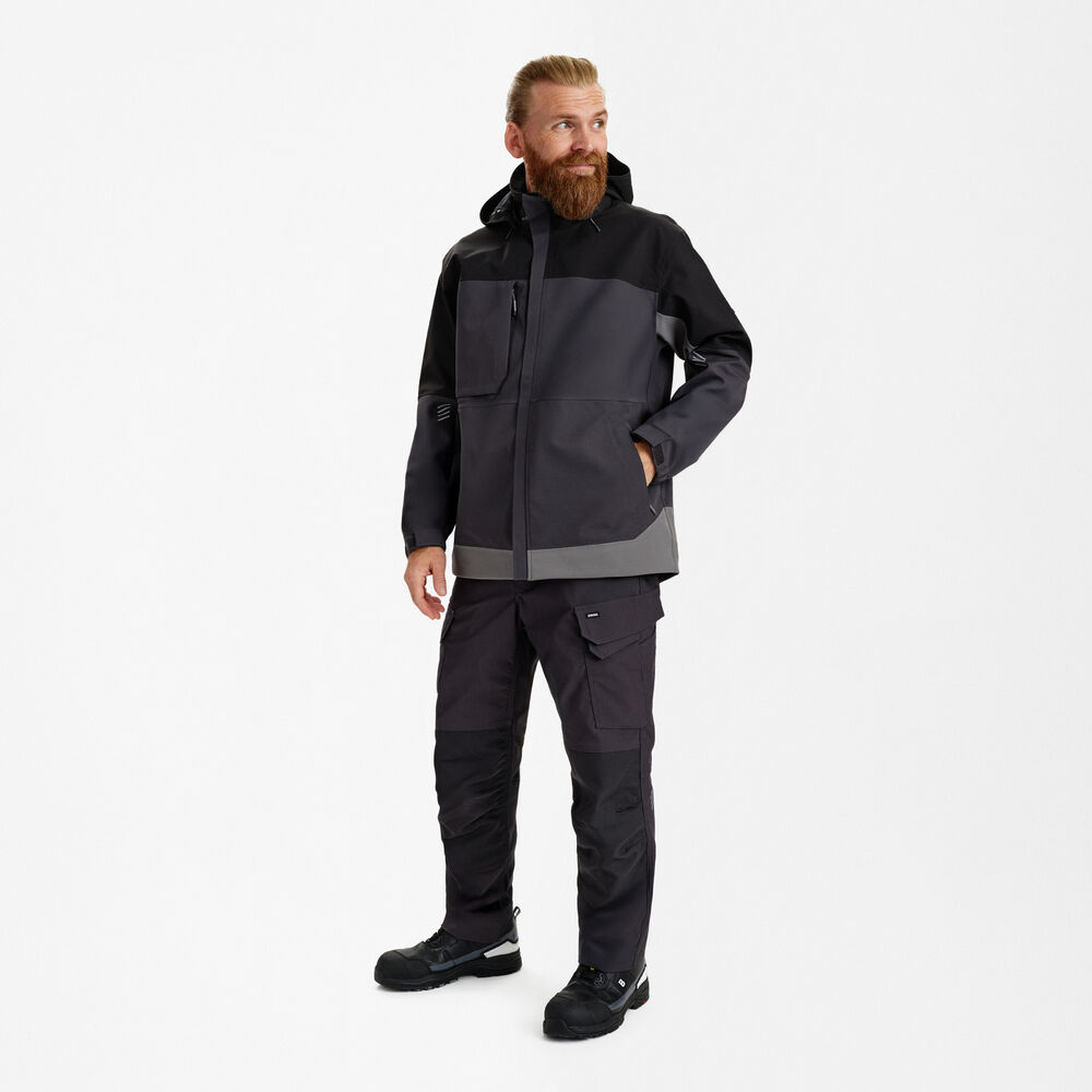 ENGEL Entire 1129-159 Shelljacke in Anthrazitgrau/Schwarz – Modellansicht