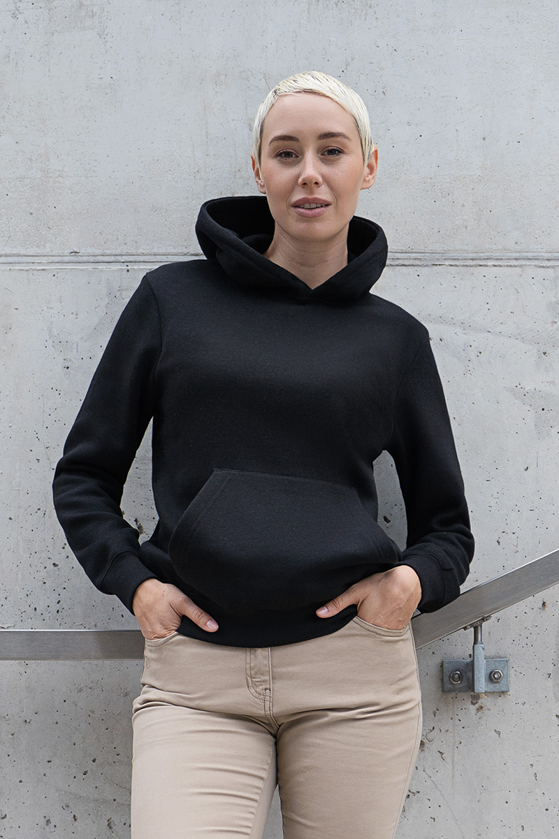 Karlowsky Damen Workwear Sweat Hoodie Soft-Face in Schwarz – Modellansicht