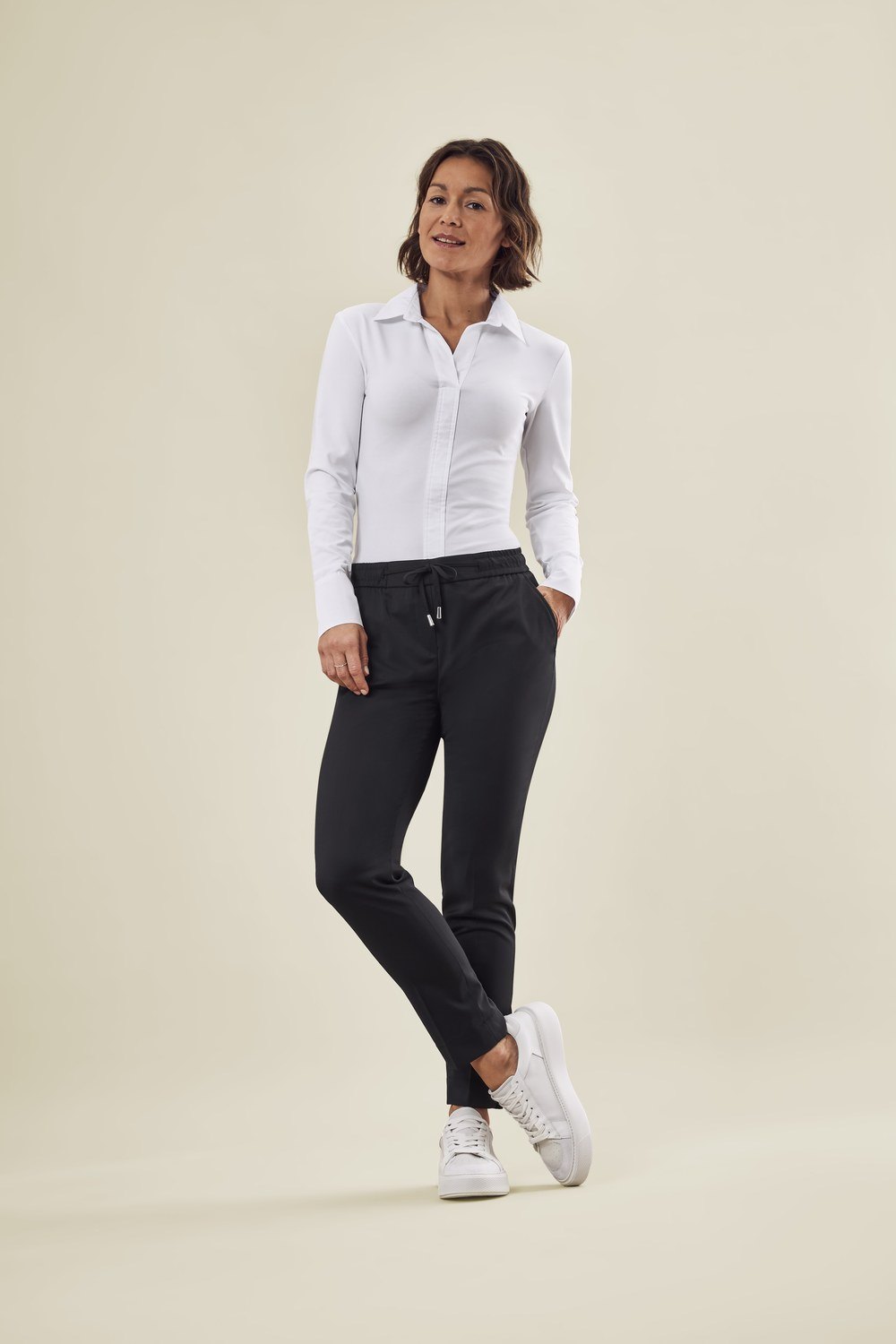 Greiff Damen-Joggpants RF Modern 37.5 in Schwarz – Modellansicht