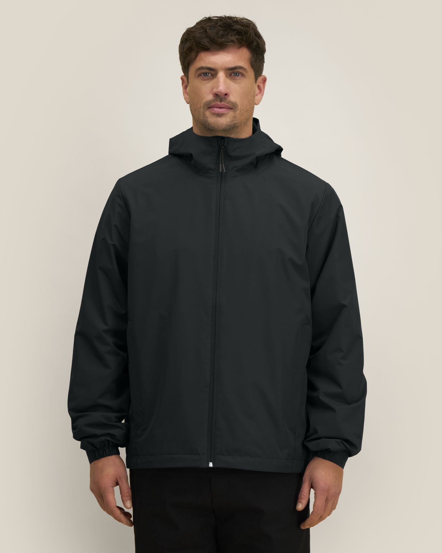 Stanley Stella Drifter in Black – Modellansicht