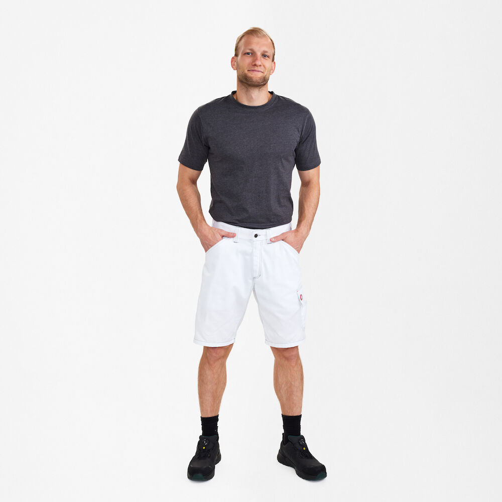 ENGEL Combat 6760-630 Arbeitsshorts in Weiss – Modellansicht