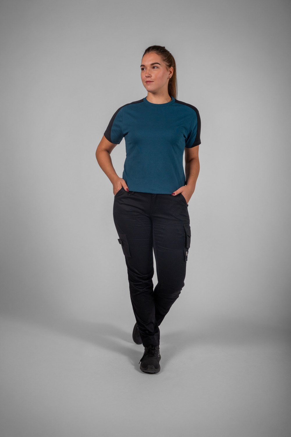 TRICORP T-Shirt Bicolor Redefined Damen in Teal-Black – Modellansicht