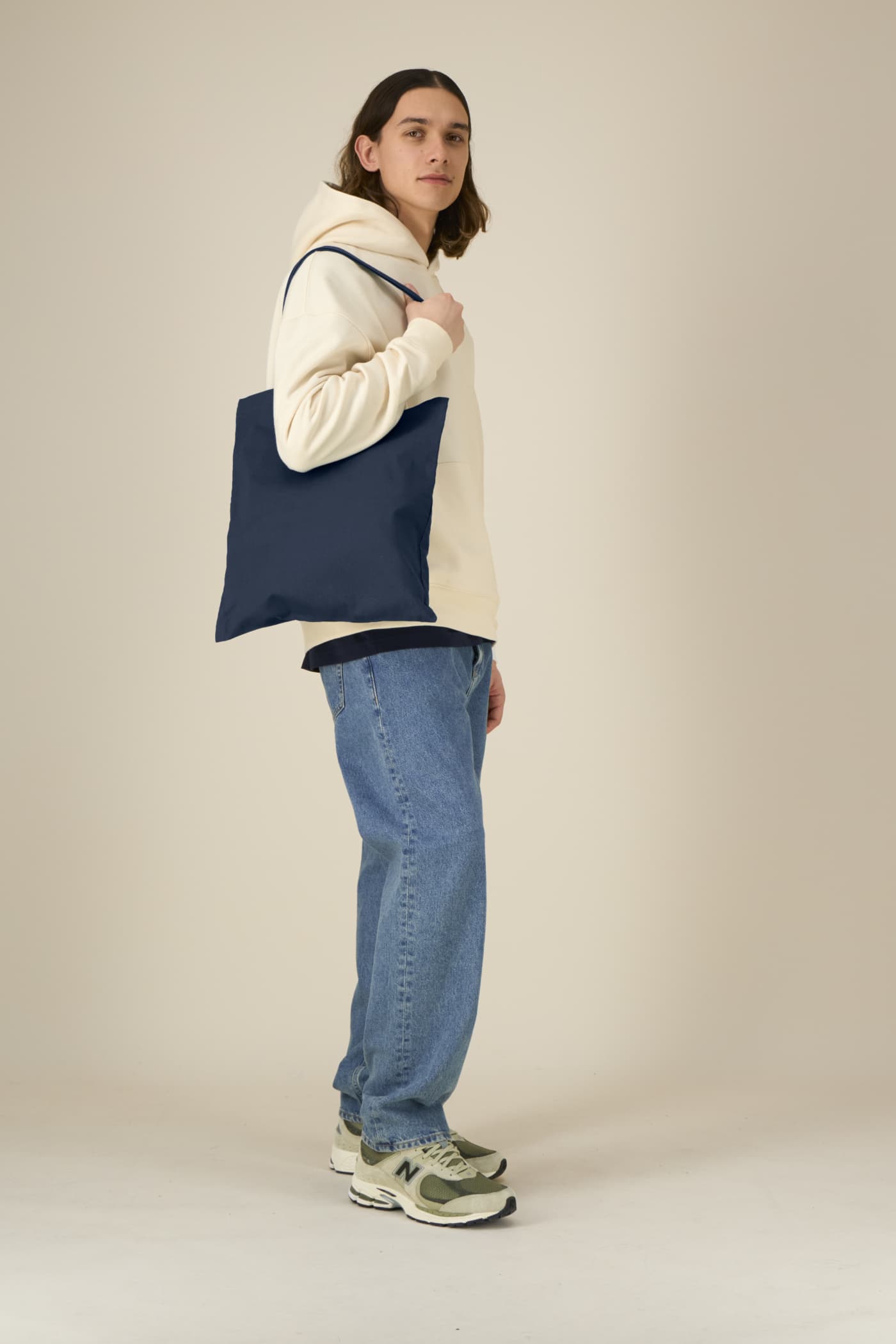 Stanley Stella Light Tote Bag am Modell