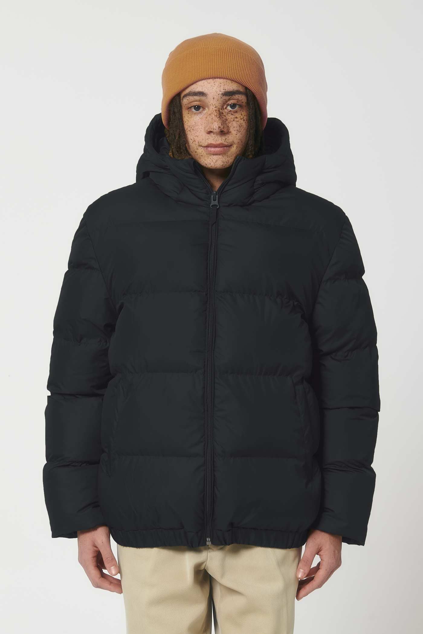 Stanley Stella Puffer am Modell