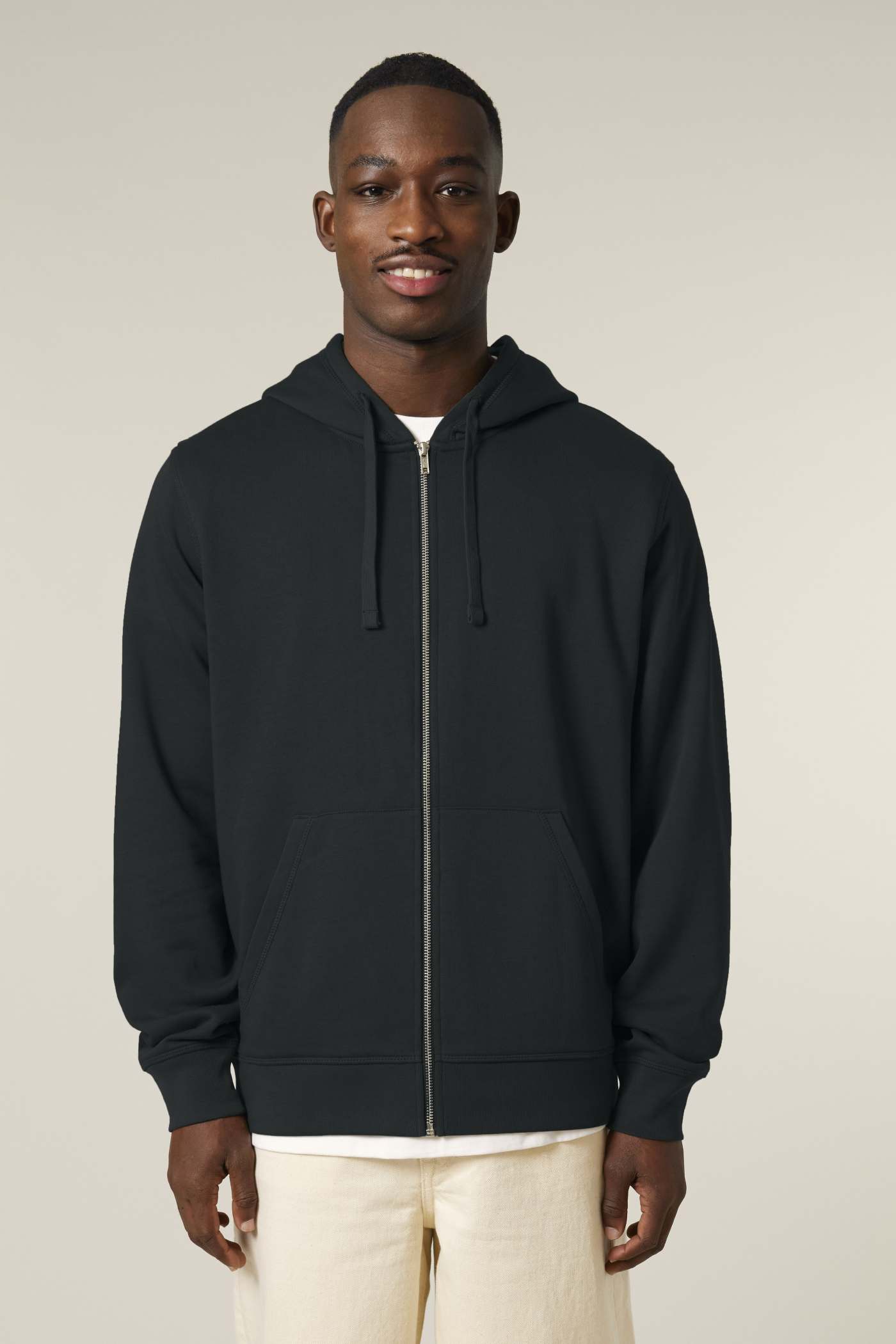 Stanley Stella Mixer Hoodie-Sweatshirt am Modell