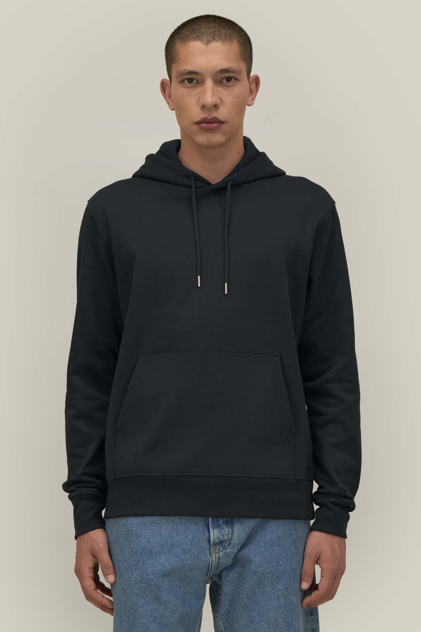 Stanley Stella Stanley Gamechanger Herren-Hoodie am Modell