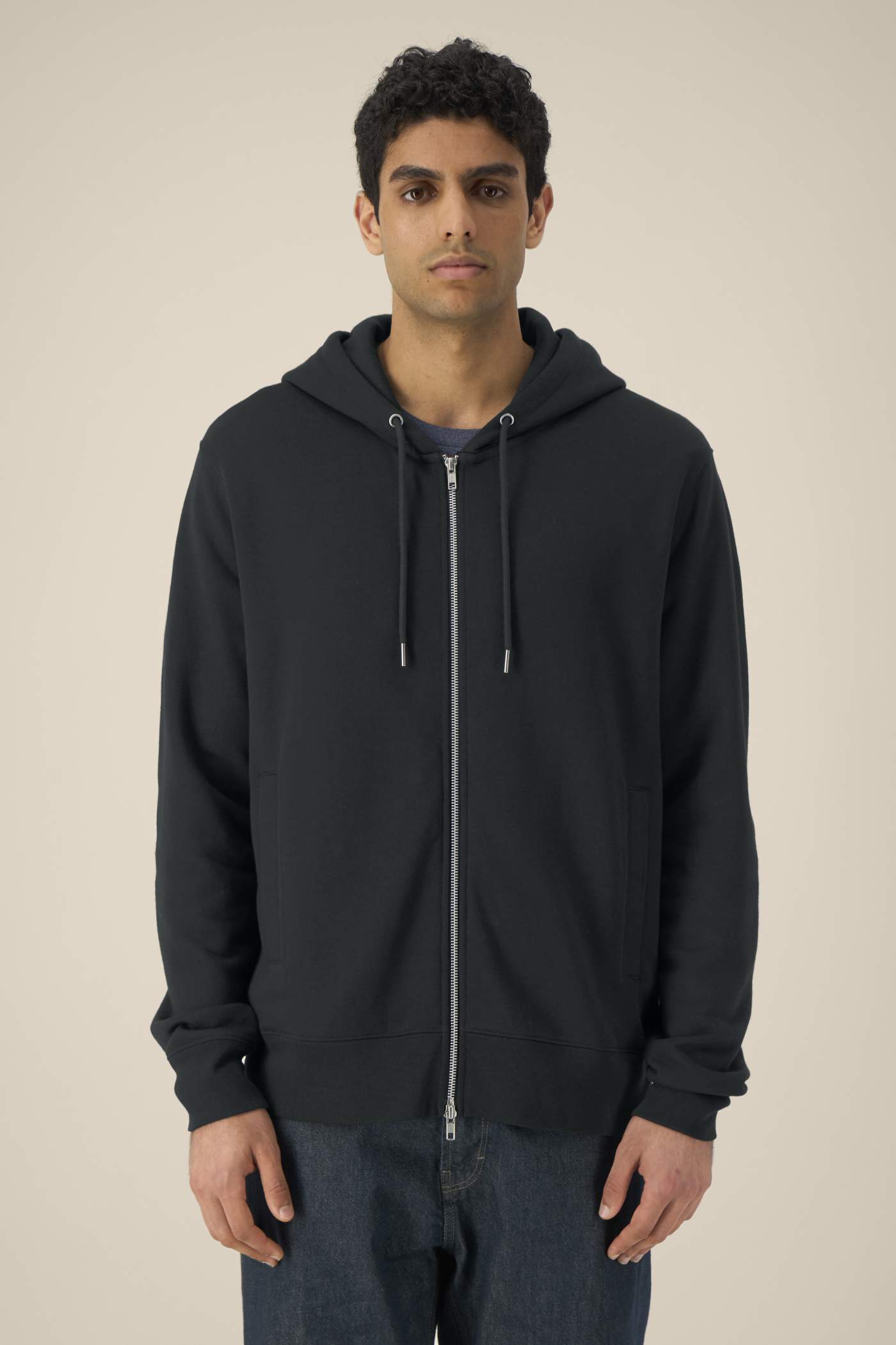 Stanley Stella Astor Zip-Hoodie am Modell