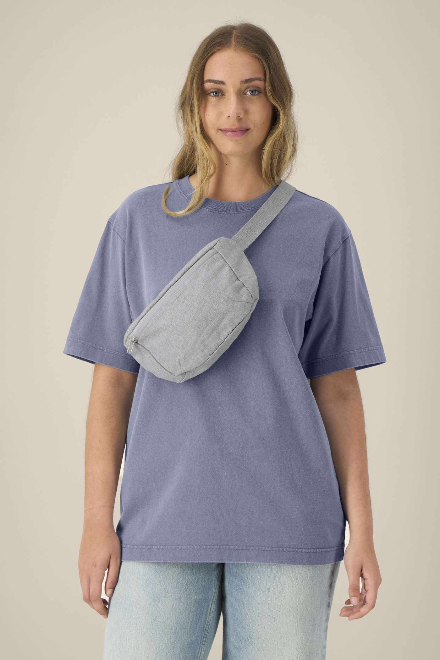 Stanley Stella Hip Bag am Modell