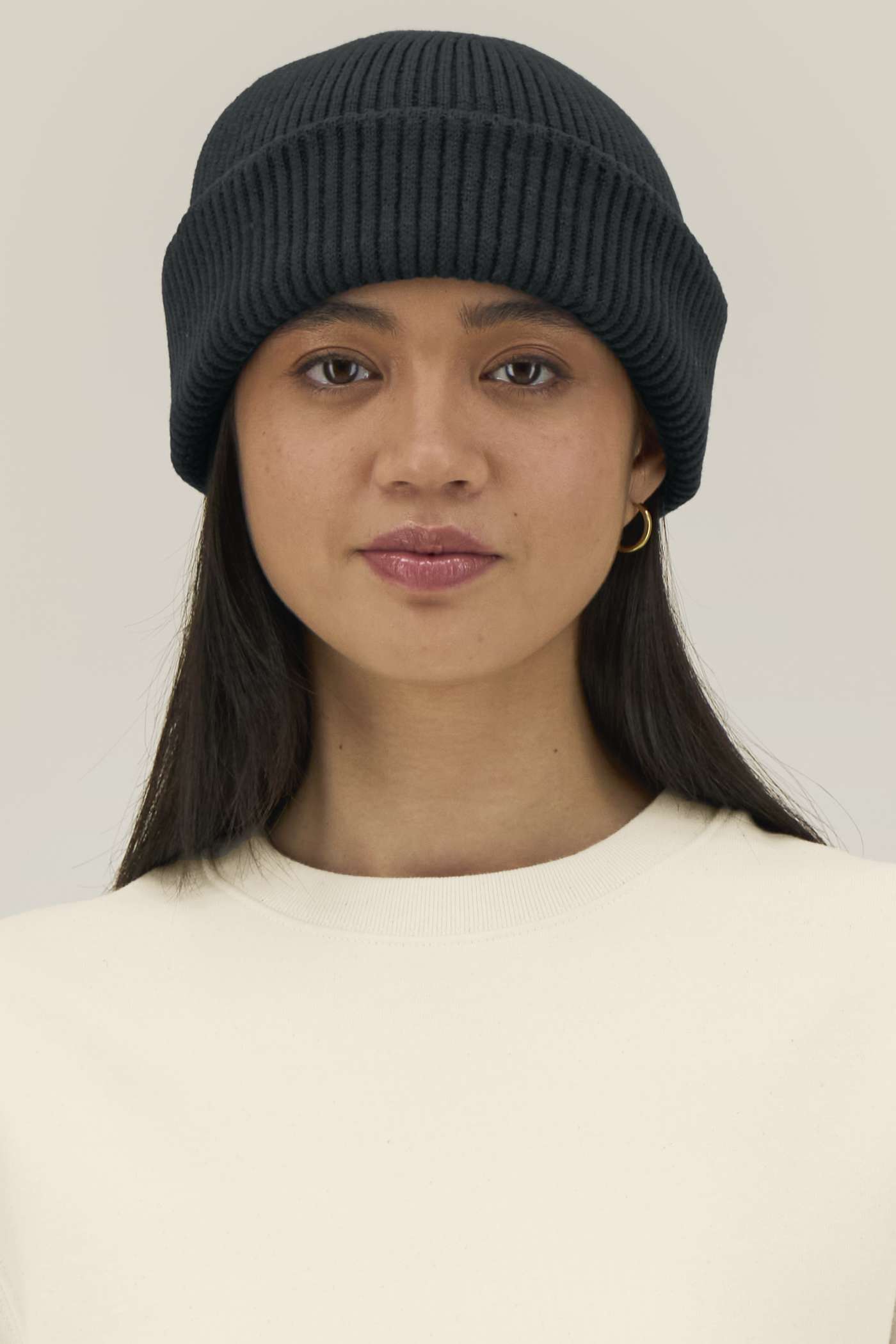 Stanley Stella Fisherman Beanie 2.0 am Modell, Damen