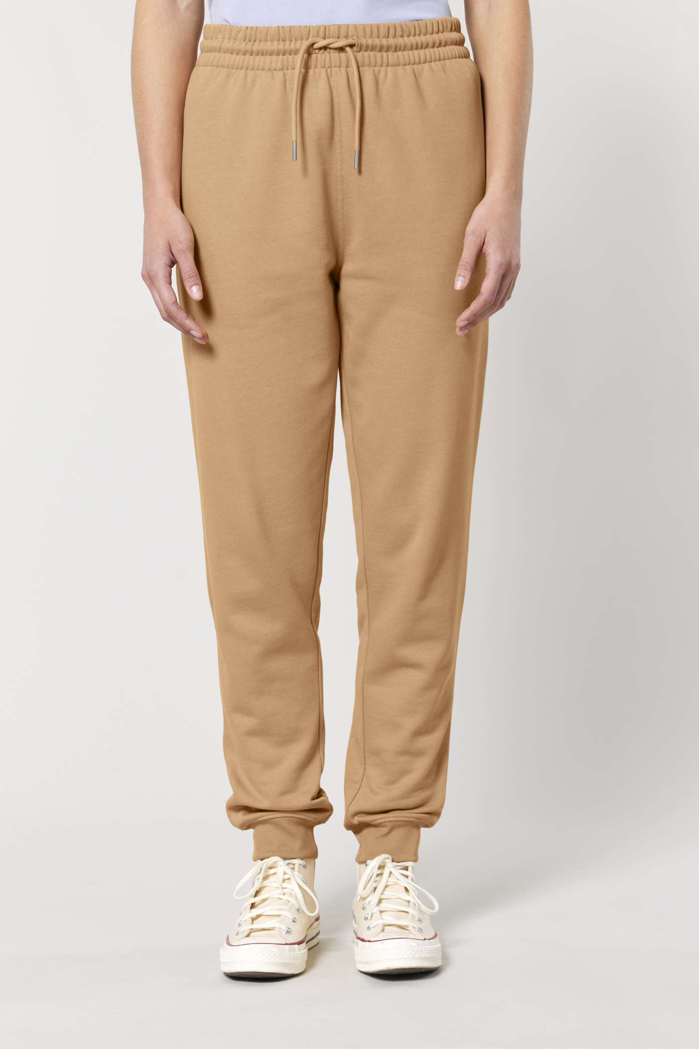 Stanley Stella Mover 2.0 Jogginghose am Modell, Damen