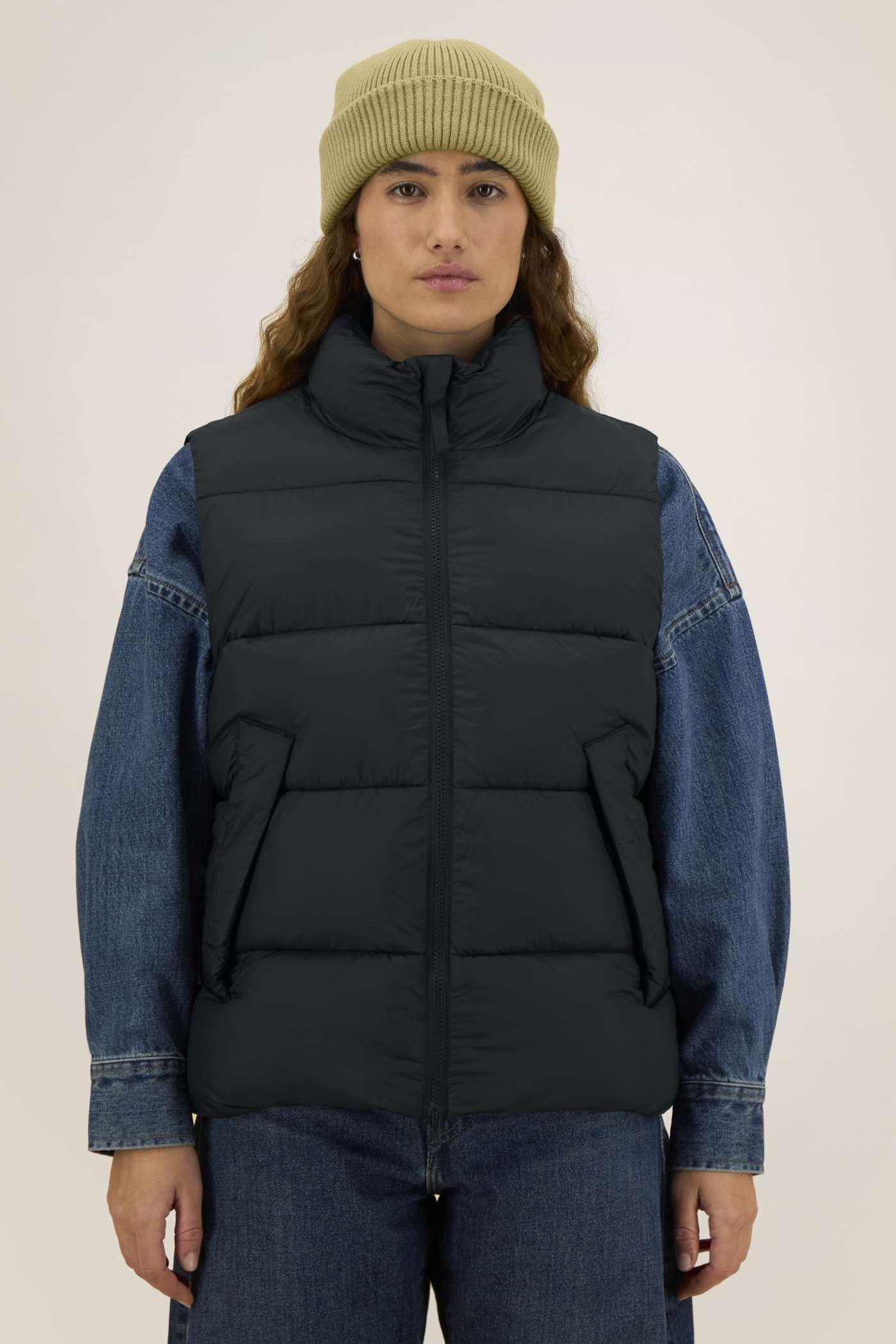 Stanley Stella Puffer Gilet 2.0 am Modell, Damen