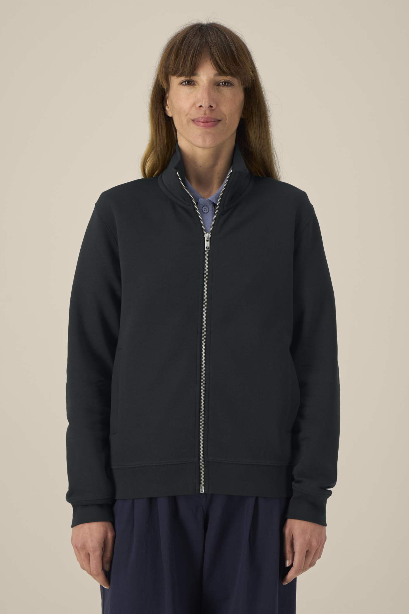 Stanley Stella Trailer 2.0 Sweatshirt am Modell, Damen
