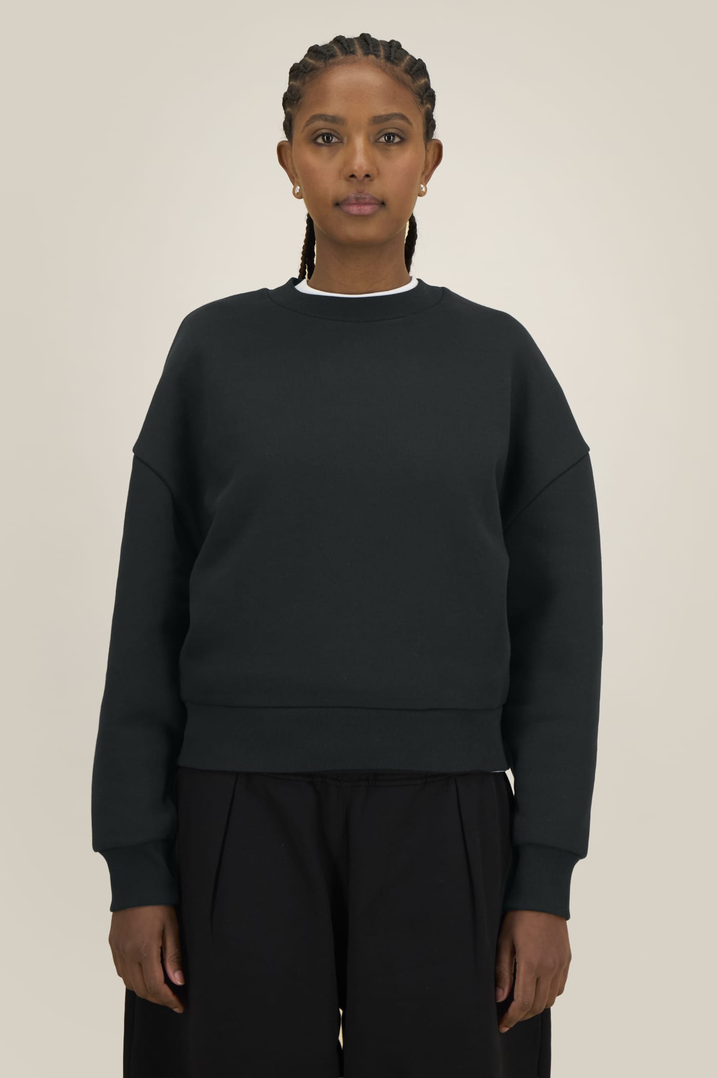 Stanley Stella Former Sweatshirt am Modell, Damen