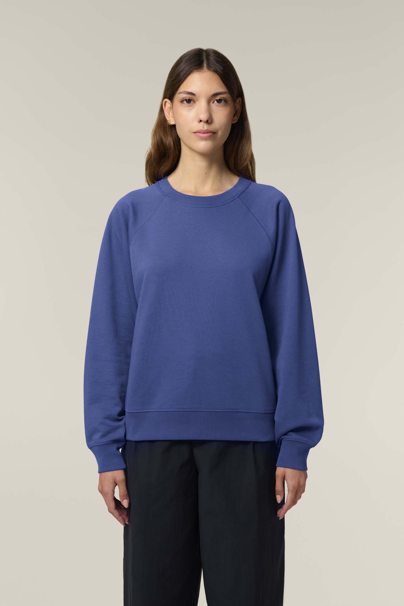 Stanley Stella Stella Clara Damen-Sweatshirt am Modell